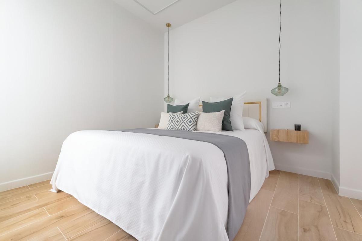 Modern And Cozy On Paseo De La Castellana * Madrid