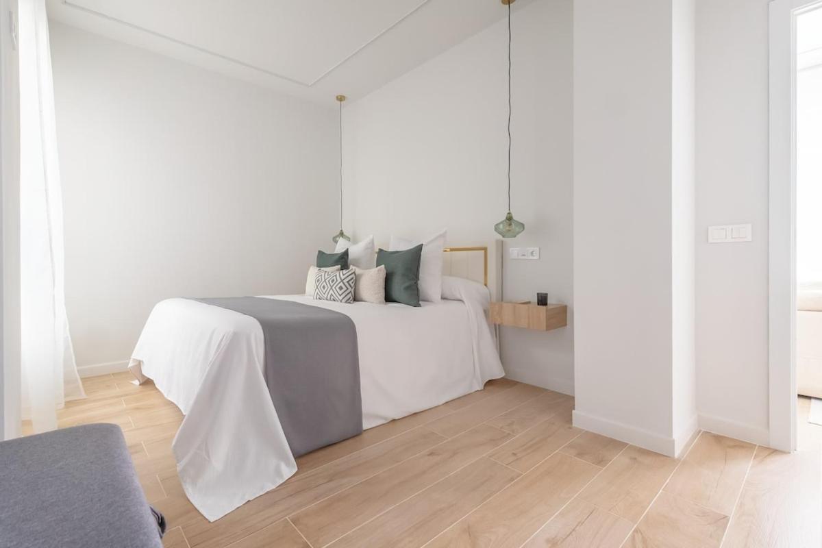 Modern And Cozy On Paseo De La Castellana *
